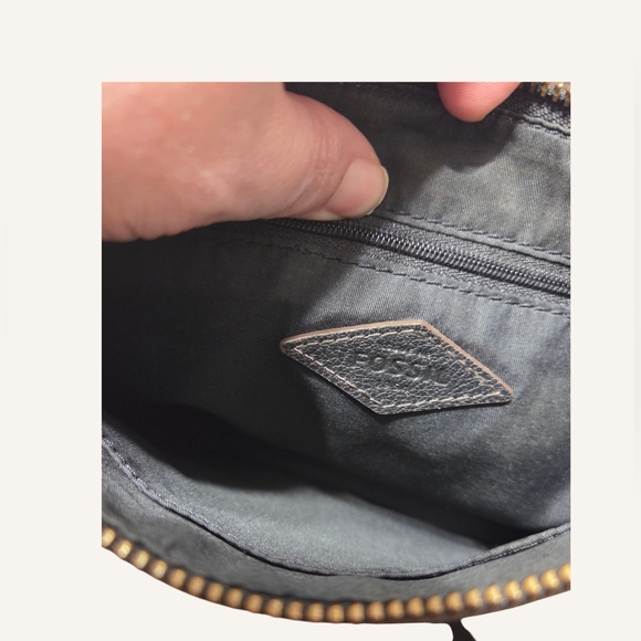 Fossil Black Leather Crossbody Purse - Picture 6 of 7